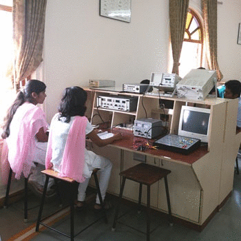 MAEER'S MIT Polytechnic Pune Computer Lab photo 4